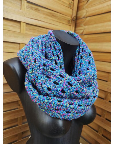 Snood crochet bleu